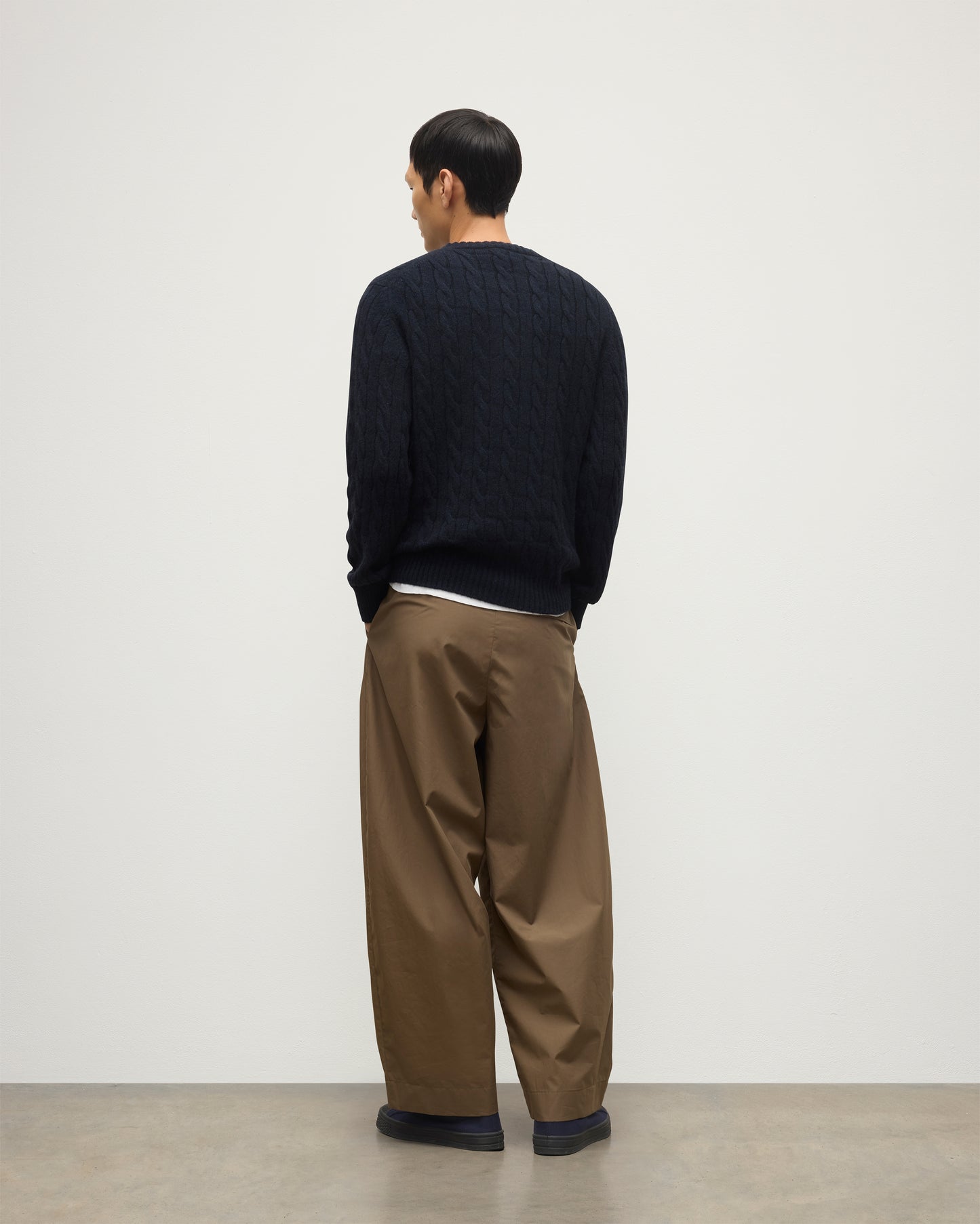 Johnstons of Elgin Men's 100% Cashmere Cable Sweater in Ink Blue KAA05754HD7347