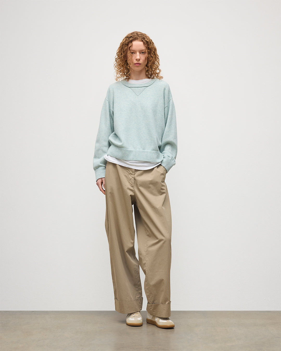 JOHNSTONS OF ELGIN WOMENS STELLA SWEATSHIRT LIGHT GREEN 100% CASHMERE KAA05770HC0047