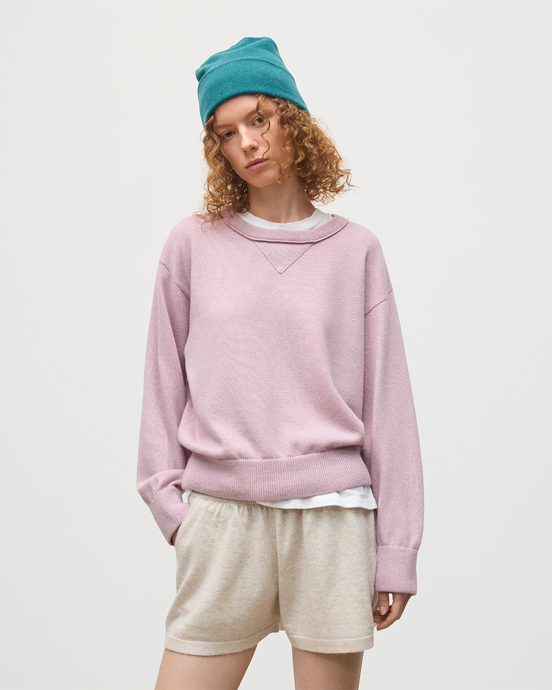JOHNSTONS OF ELGIN WOMENS STELLA SWEATSHIRT PINK 100% CASHMERE WITH NATURAL CASHMERE SHORTS, AND VERDIGRIS BRAEMAR CASHMERE BEANIE KAA05770HE0071