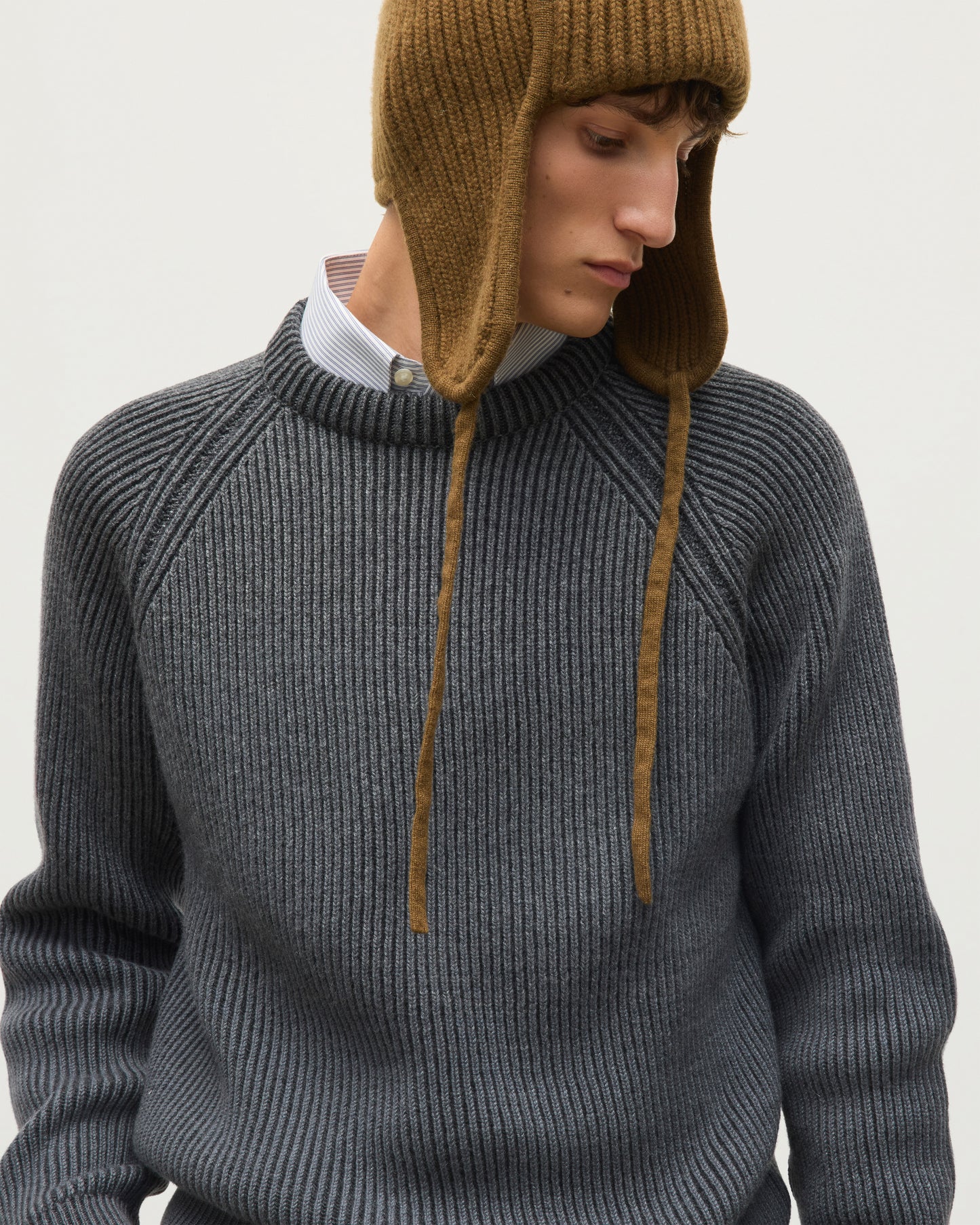 JOHNSTONS OF ELGIN PIONEER CREW SWEATER CASHMERE RIBBED OMBRE CREW NECK SWEATER - 6 PLY GREY 100% CASHMERE KAA05954Q26322