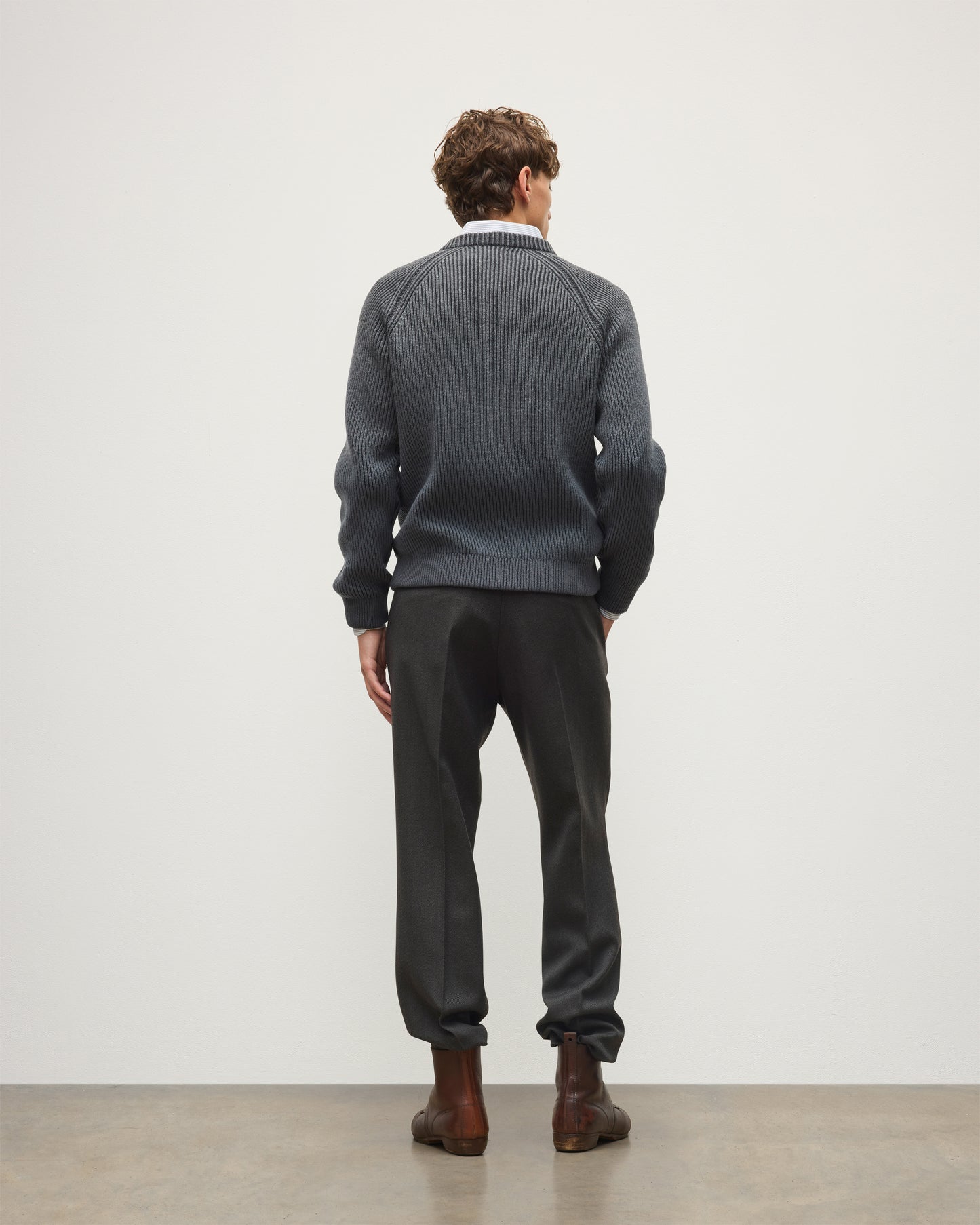 JOHNSTONS OF ELGIN PIONEER CREW SWEATER CASHMERE RIBBED OMBRE CREW NECK SWEATER - 6 PLY GREY 100% CASHMERE KAA05954Q26322