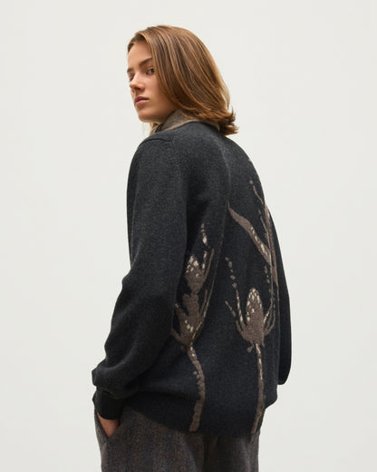 JOHNSTONS OF ELGIN WILD THISTLE INTARSIA CARDIGAN CASHMERE THISTLE INTARSIA VEE NECK CARDIGAN WITH POCKETS DARK GREY 100% CASHMERE KAA05974JU1657