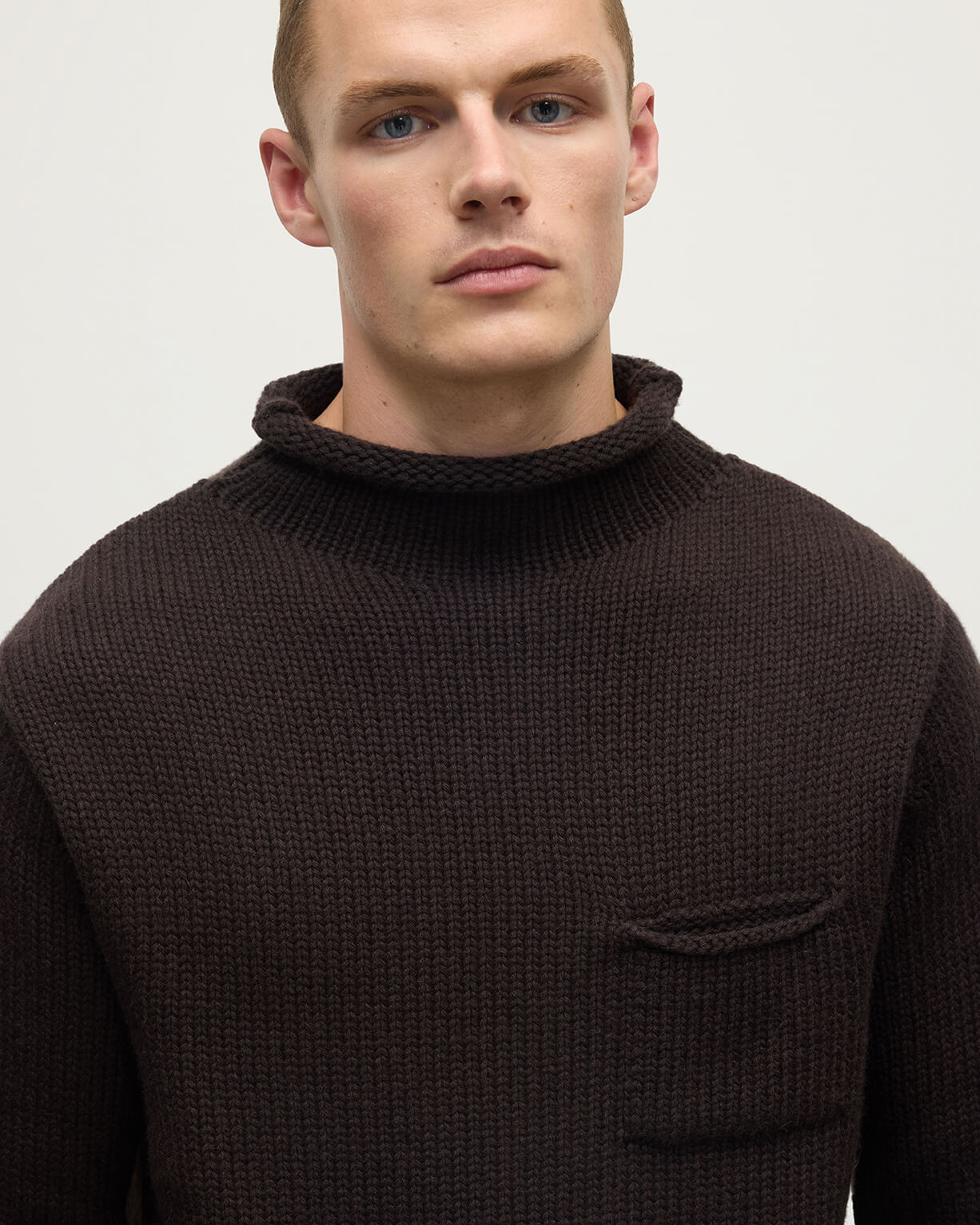 ジョンストンズオブエルガン カシミヤ100% タートルネックセーター 新品 楽天市場】【セール 半額以下】ジョンストンズオブエルガン