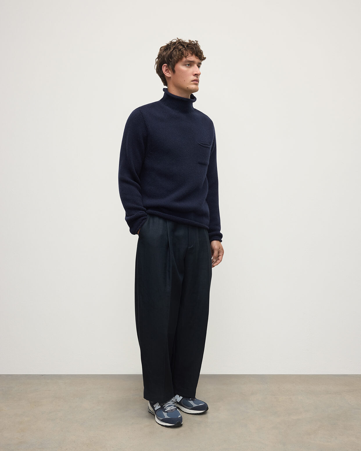 Dark Navy Cashmere Turtleneck Jumper | Luxury Men's Knitwear