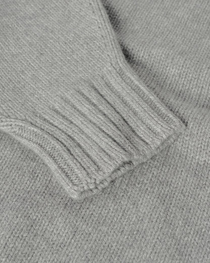 Johnstons of Elgin AW25 Women's Knitwear Light Grey Relaxed Grey Cashmere Jumper close up KAB05562HA0308