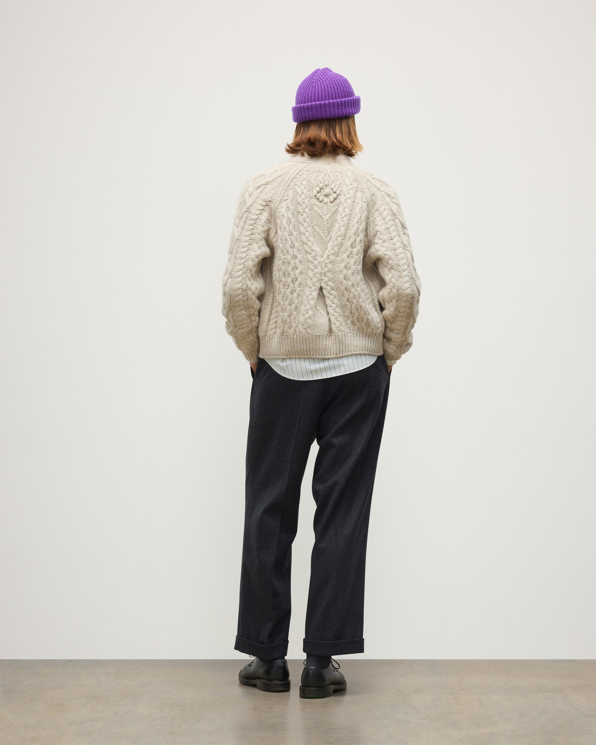 JOHNSTONS OF ELGIN MABEL VEE CARDIGAN CASHMERE ARAN CABLE VEE NECK CARDIGAN DETAIL ON BACK CREAM 100% CASHMERE KAB05982HA0396