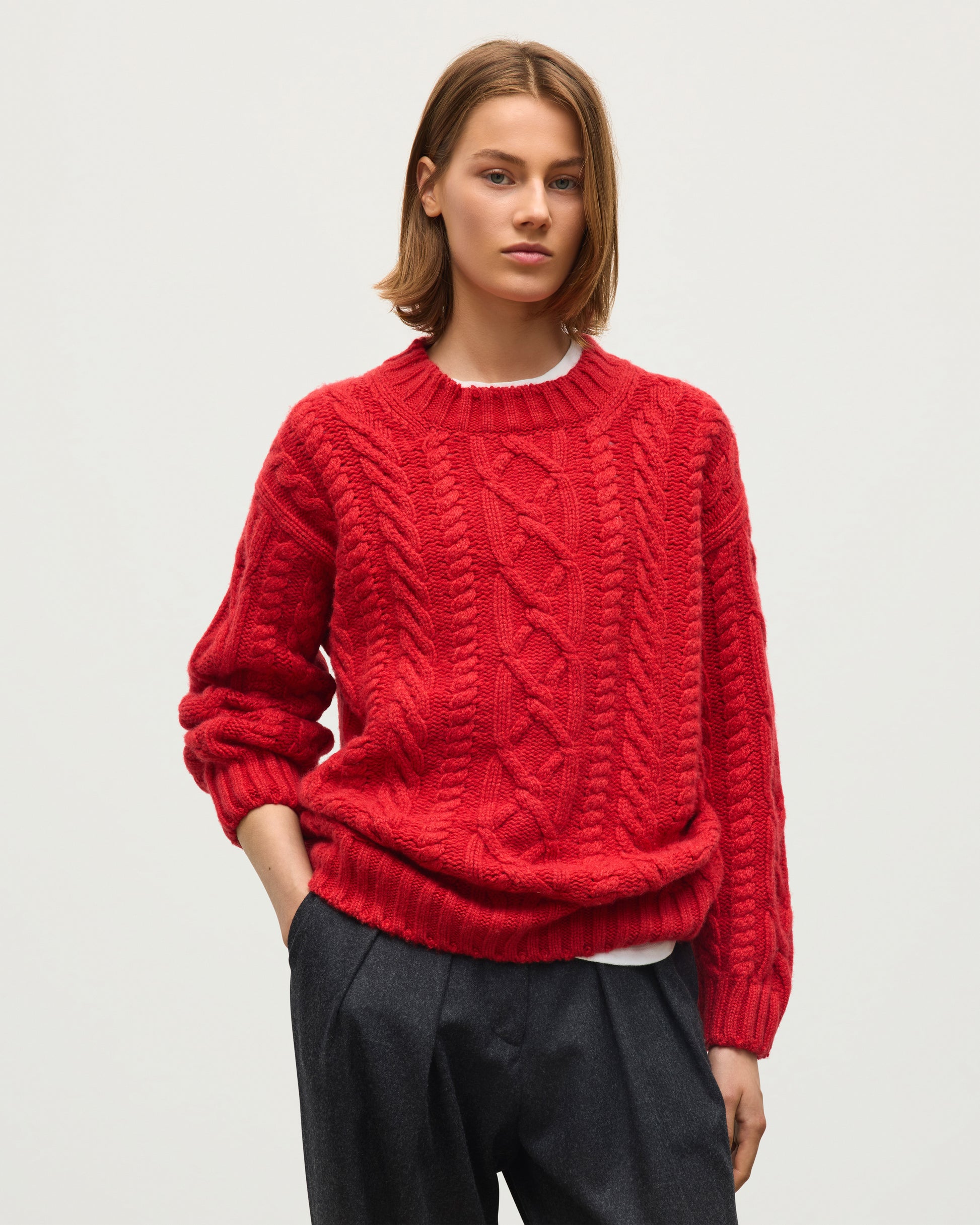JOHNSTONS OF ELGIN MABEL CREW SWEATER CASHMERE ARAN CABLE ROUND NECK SWEATER RED 100% CASHMERE KAB06123HE4390