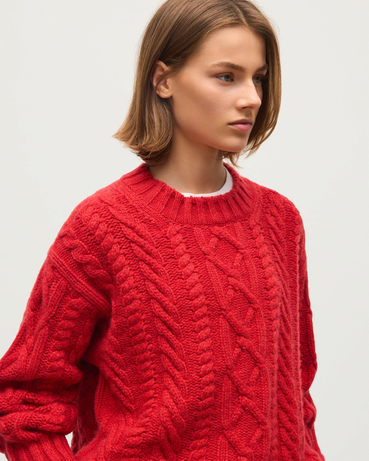 JOHNSTONS OF ELGIN MABEL CREW SWEATER CASHMERE ARAN CABLE ROUND NECK SWEATER RED 100% CASHMERE KAB06123HE4390