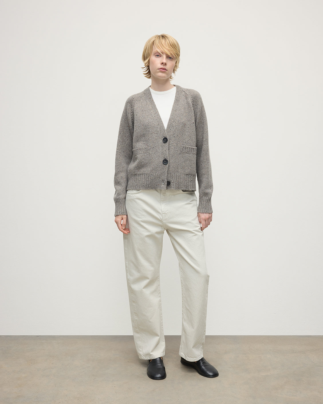 美品　johnstons of Elgin カーディガン グレー Donegal Cashmere V Neck Cardigan | Johnstons of Elgin