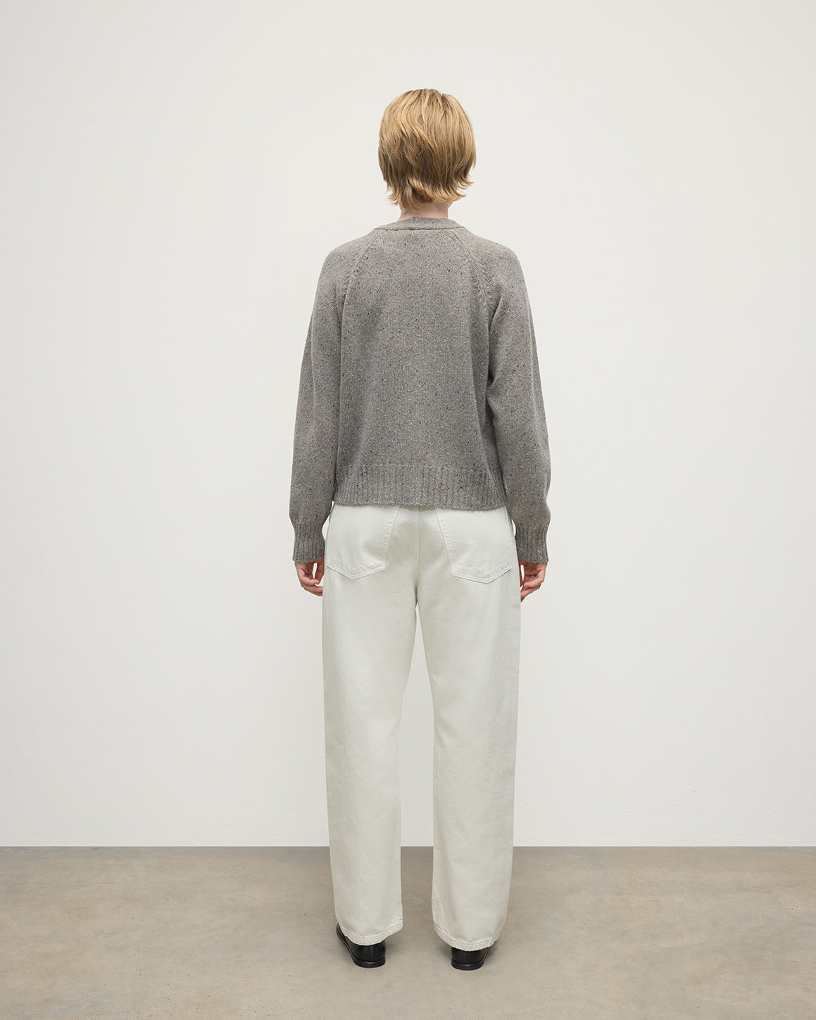 Donegal Cashmere V Neck Cardigan | Johnstons of Elgin