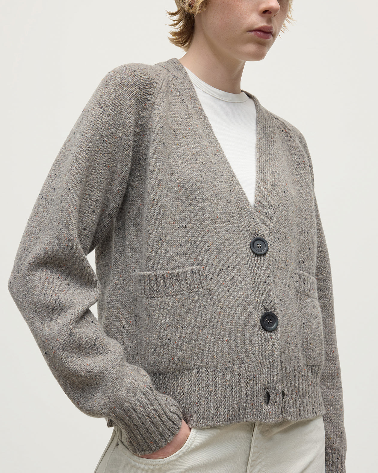 美品　johnstons of Elgin カーディガン グレー Donegal Cashmere V Neck Cardigan | Johnstons of Elgin