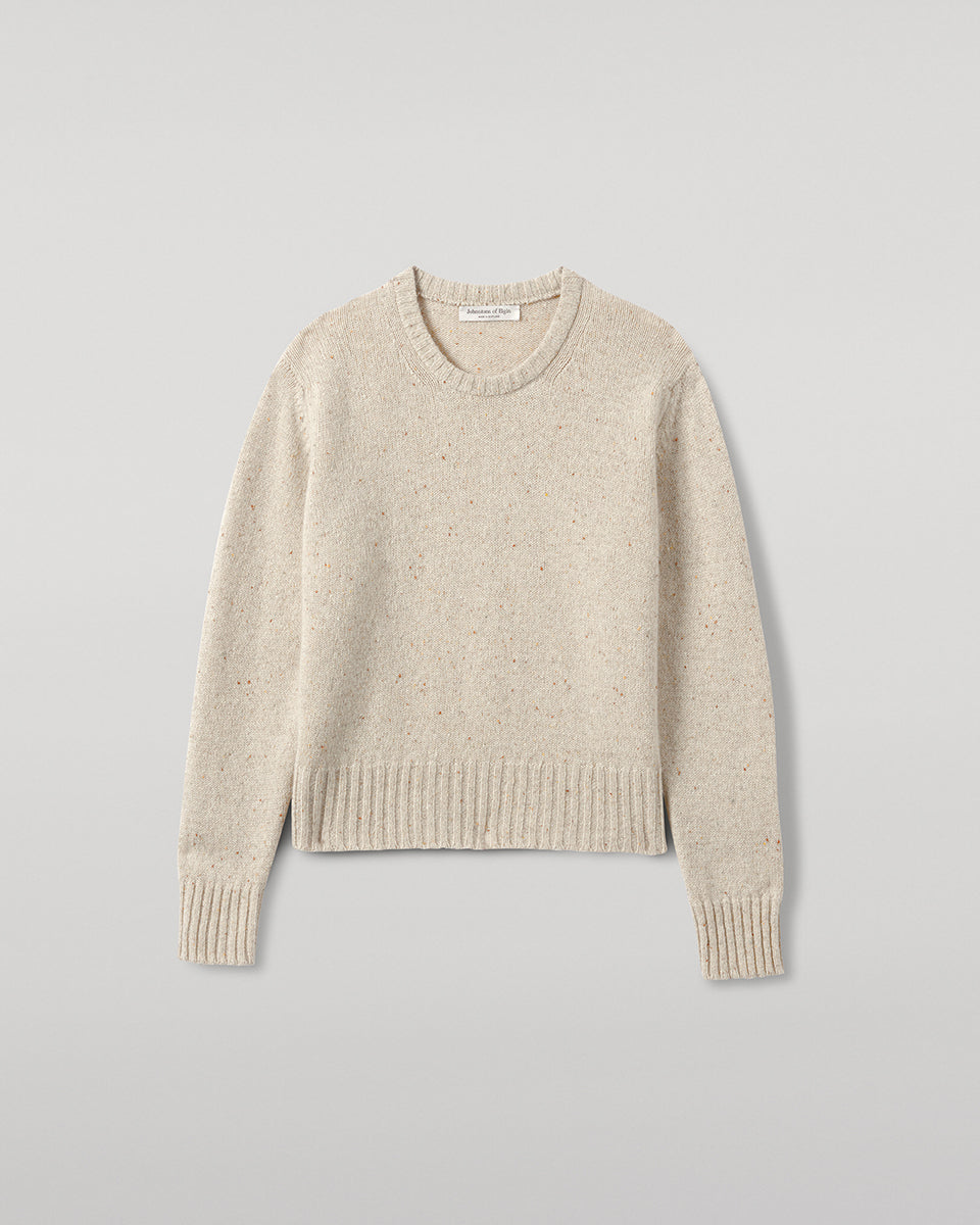 Johnstons of Elgin AW25 Women's Knitwear Cream Dun Donegal Donegal Cashmere Cream Jumper Close Up KAC05289006334