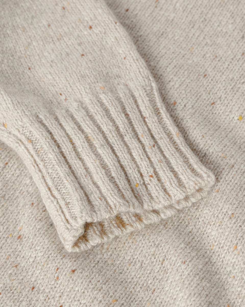 Johnstons of Elgin AW25 Women's Knitwear Cream Dun Donegal Donegal Cashmere Cream Jumper Close Up KAC05289006334