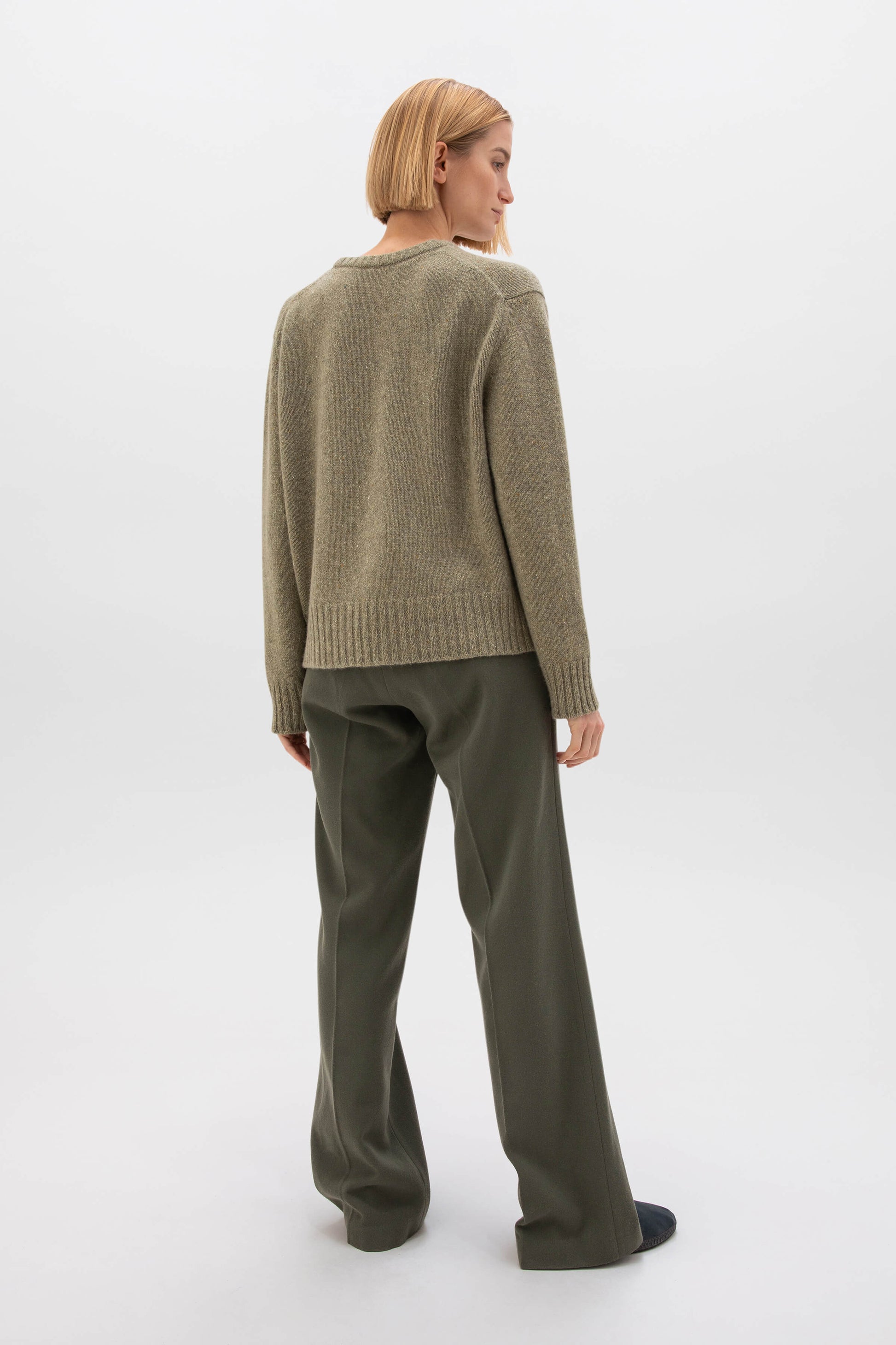 Johnstons of Elgin AW24 Women's Knitwear Lichen Marl Cropped Donegal Cashmere Sweater KAC05289004882