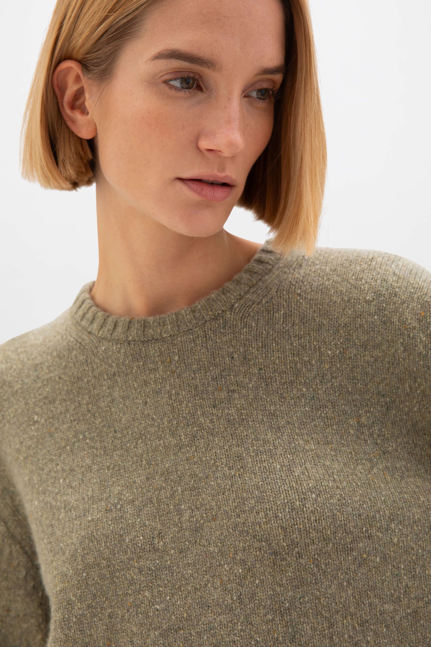 Johnstons of Elgin AW24 Women's Knitwear Lichen Marl Cropped Donegal Cashmere Sweater KAC05289004882