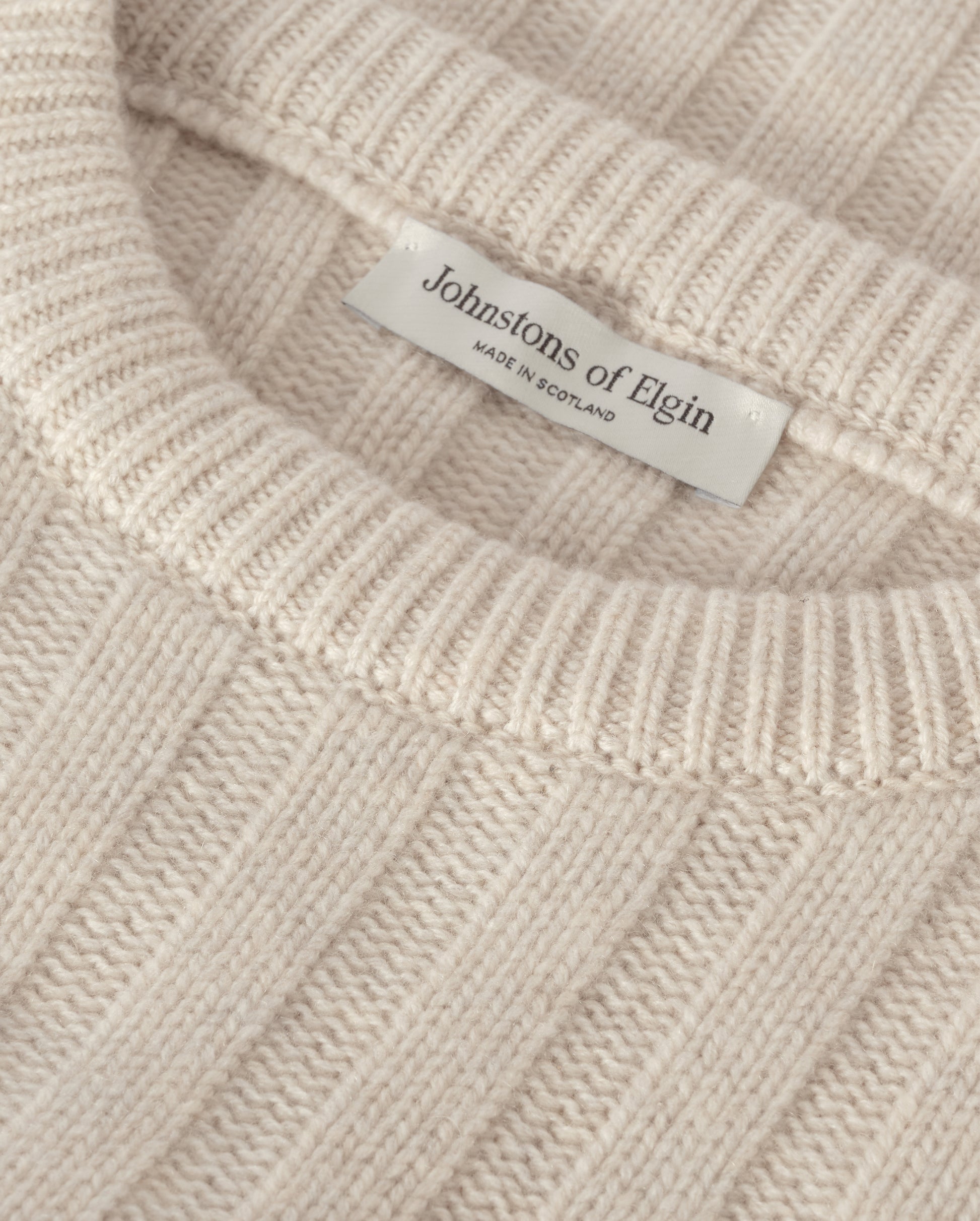JOHNSTONS OF ELGIN WOMENS LECHT CREW SWEATER NATURAL 100% CASHMERE  KAC05706HA0402