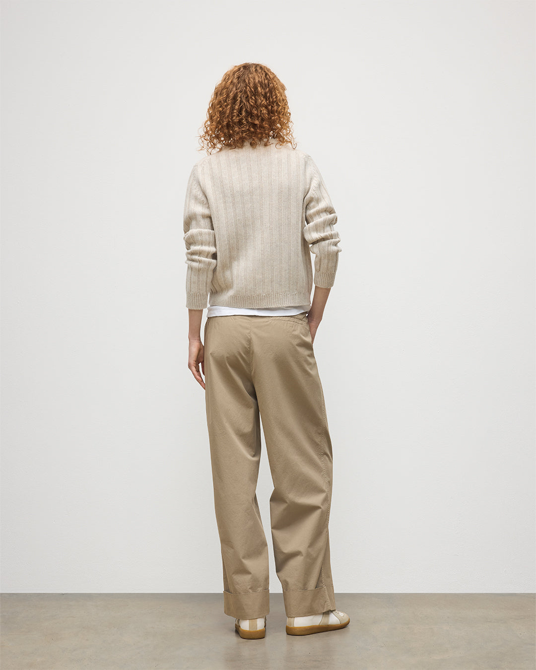 JOHNSTONS OF ELGIN WOMENS LECHT CREW SWEATER NATURAL 100% CASHMERE KAC05706HA0402