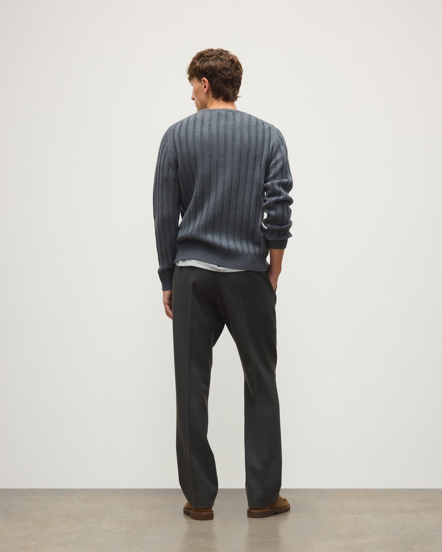JOHNSTONS OF ELGIN PEEL CREW SWEATER CASHMERE FLAT RIB CREW SWEATER - 8 PLY GREY 100% CASHMERE KAC05751SA7216S