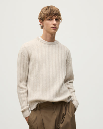 JOHNSTONS OF ELGIN MENS PEEL CREW SWEATER NATURAL 100% CASHMERE ON A MODEL OVER A WHITE T-SHIRT KAC05751HA0402