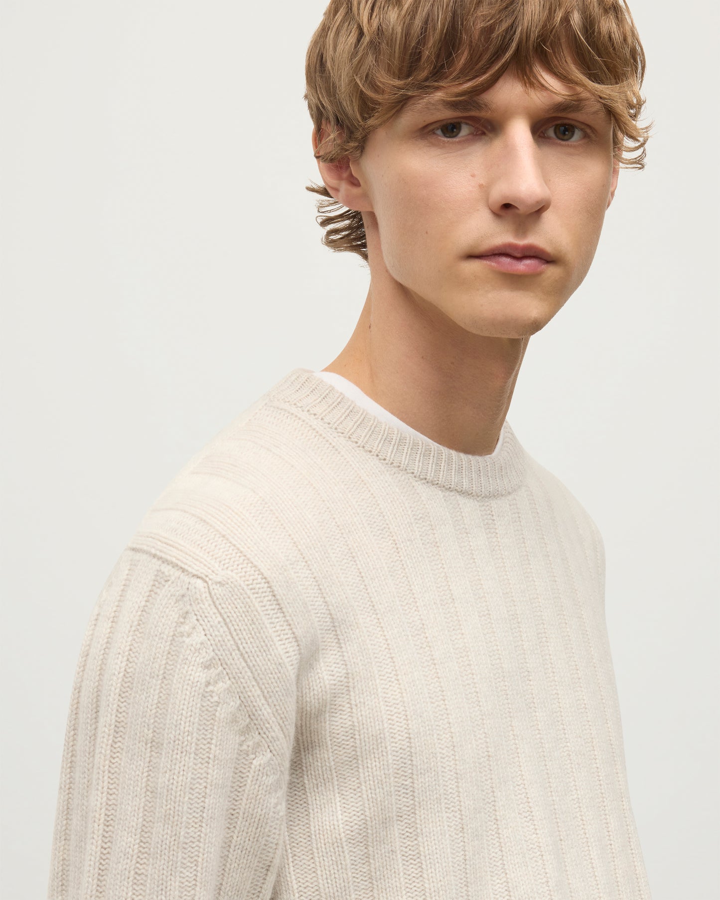 Johnstons of Elgin men's 100% cashmere cable sweater in natural KAA05754HA0396