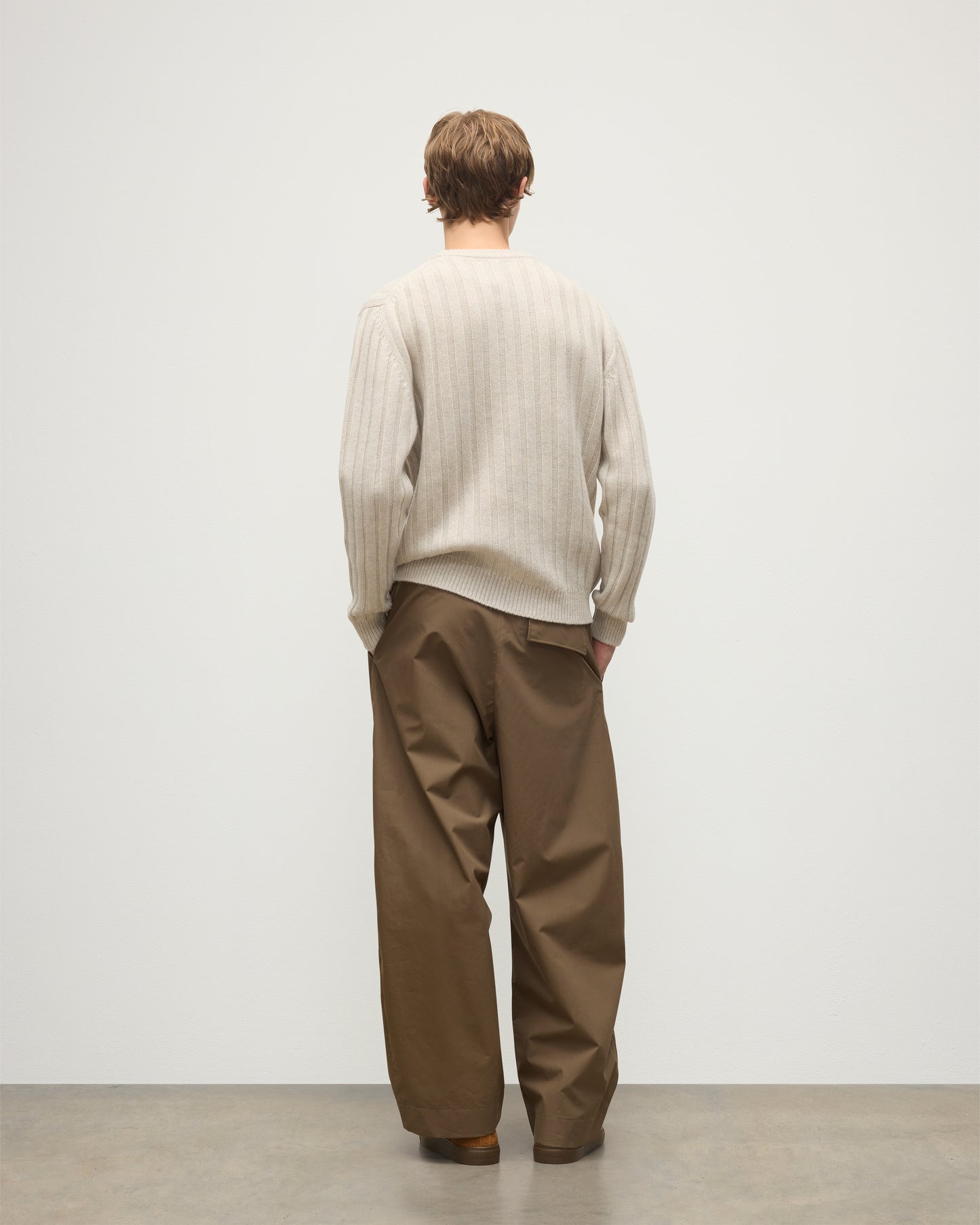 Johnstons of Elgin men's 100% cashmere cable sweater in natural KAA05754HA0396