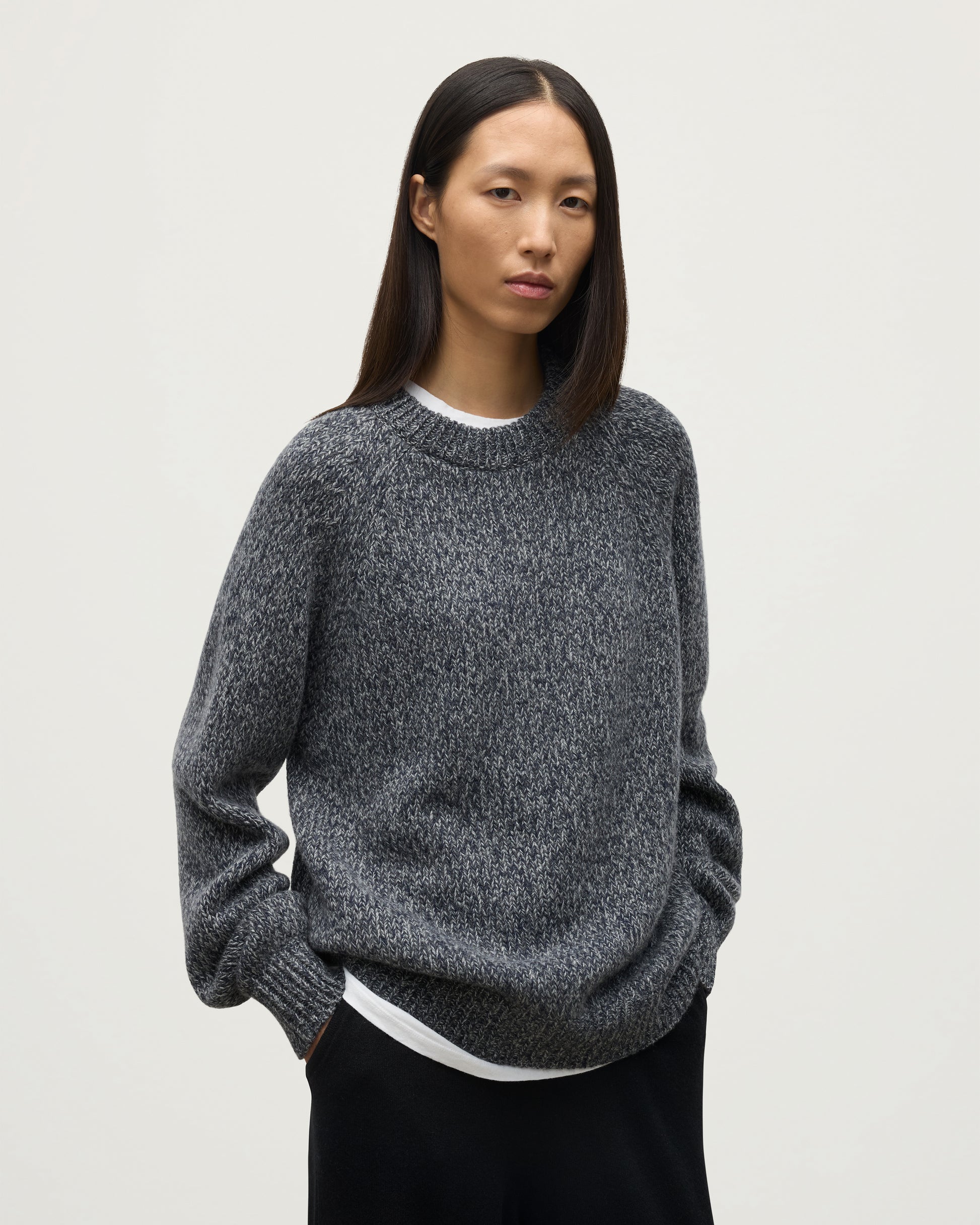 FEMALE MODEL WEARS JOHNSTONS OF ELGIN FYFE CREW SWEATER NAVY 100% CASHMERE UAC05753006876