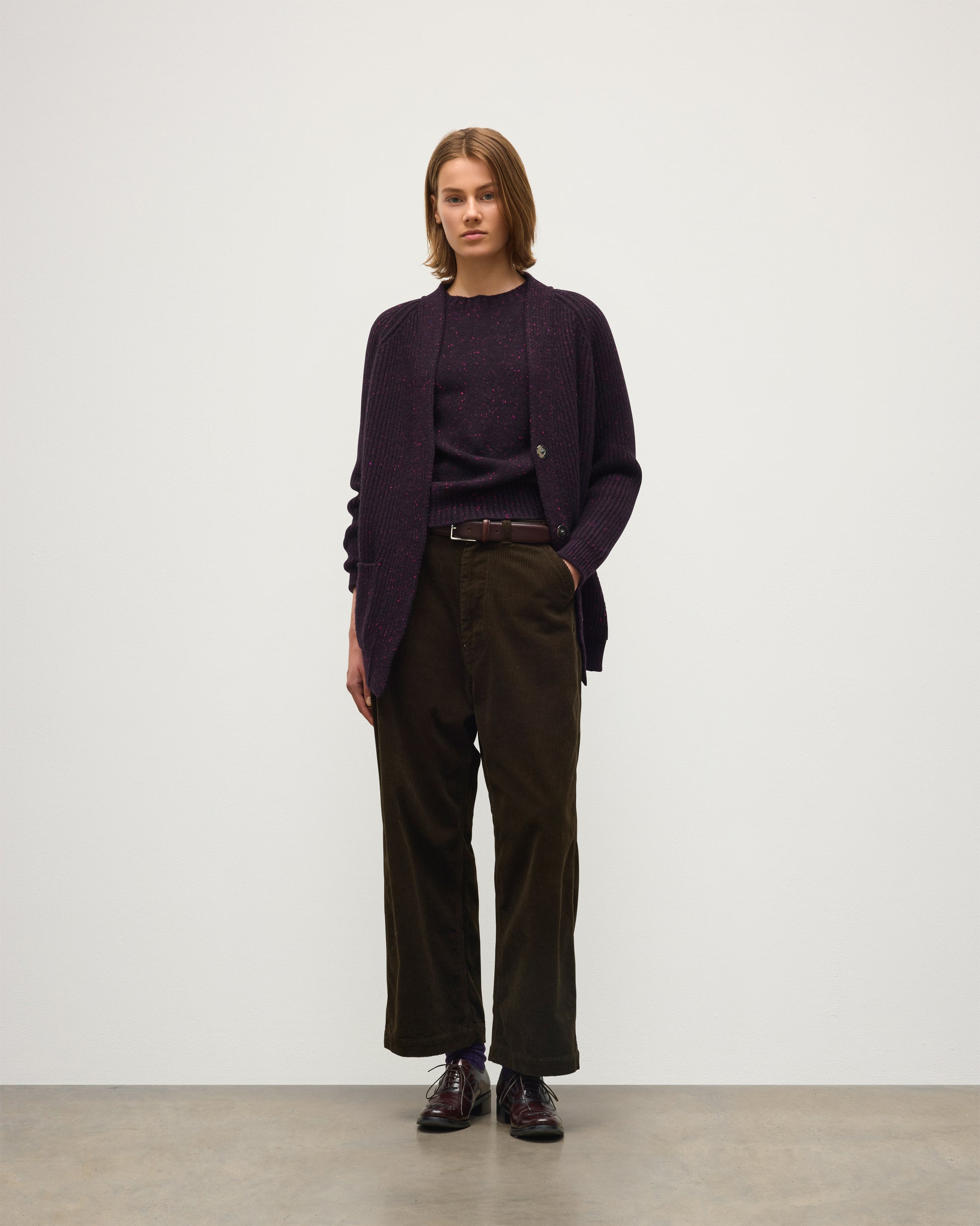 JOHNSTONS OF ELGIN NORAH CARDIGAN DONEGAL CASHMERE RIBBED CARDIGAN WITH POCKETS DARK PURPLE 100% CASHMERE KAC05992HD7360