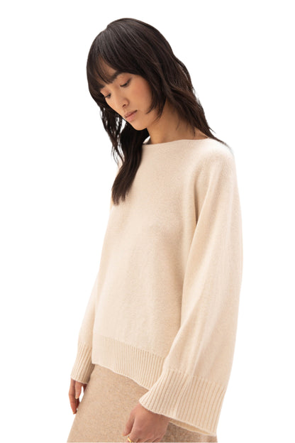 Johnstons of Elgin SS24 Women's Knitwear Champagne Cashmere Cape Sweater KAI05048SA0079