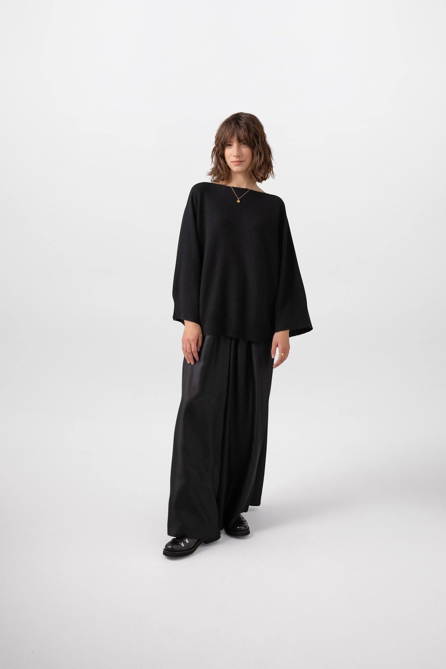 Johnstons of Elgin Womens Knitwear Black Cashmere Cape Sweater KAI05048SA0900