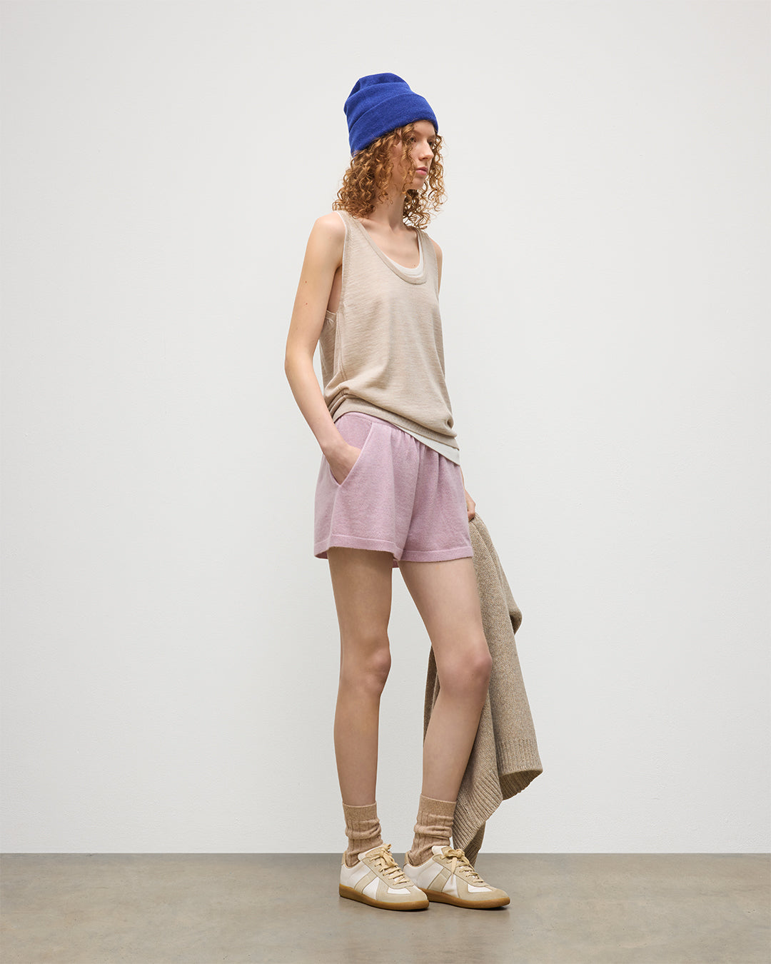 JOHNSTONS OF ELGIN WOMENS COVE SHORTS PINK 100% CASHMERE KAI05078HE0071