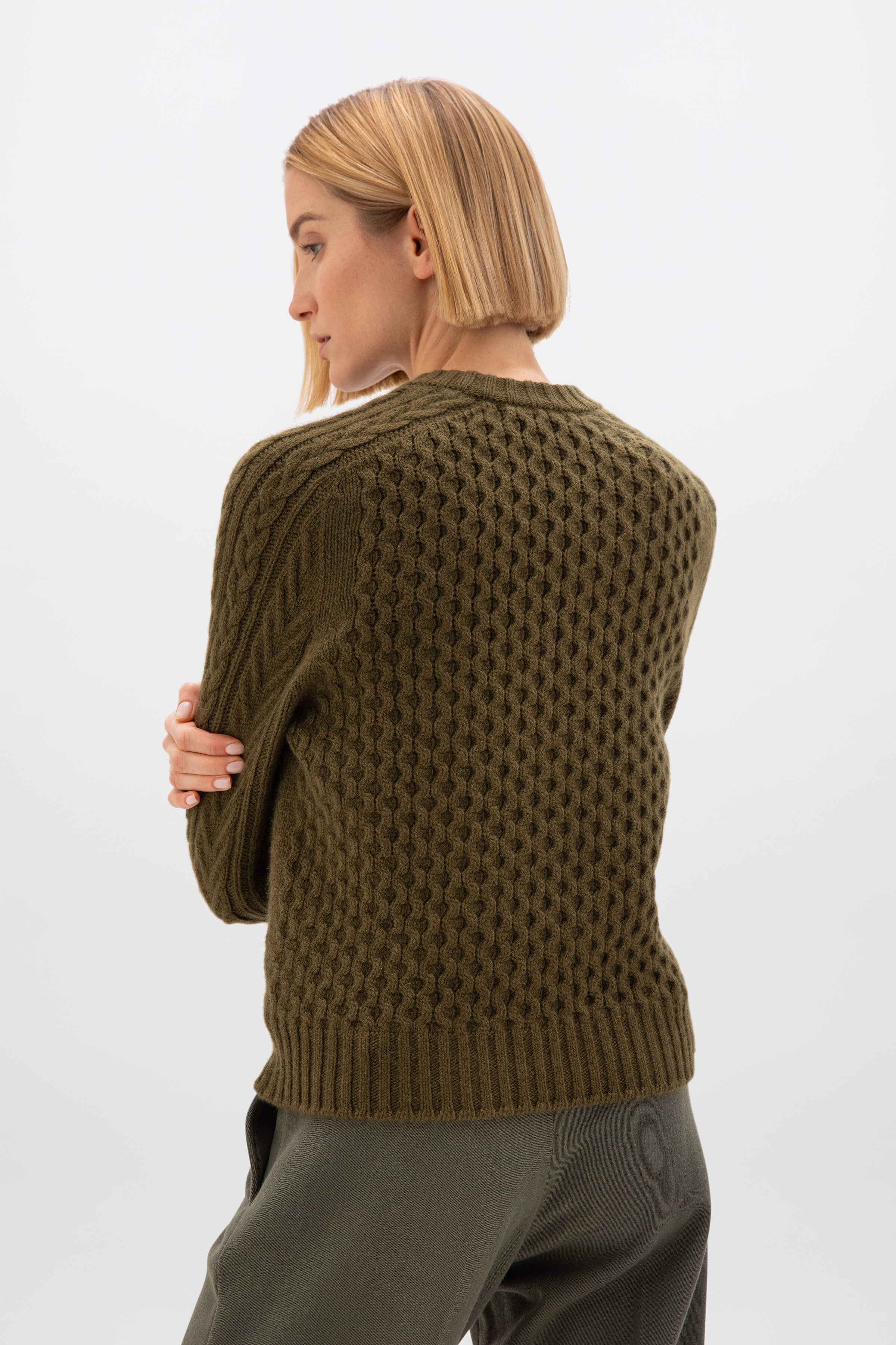 Olive Women's Cable Cashmere Jumper | Women's Cashmere | Johnstons