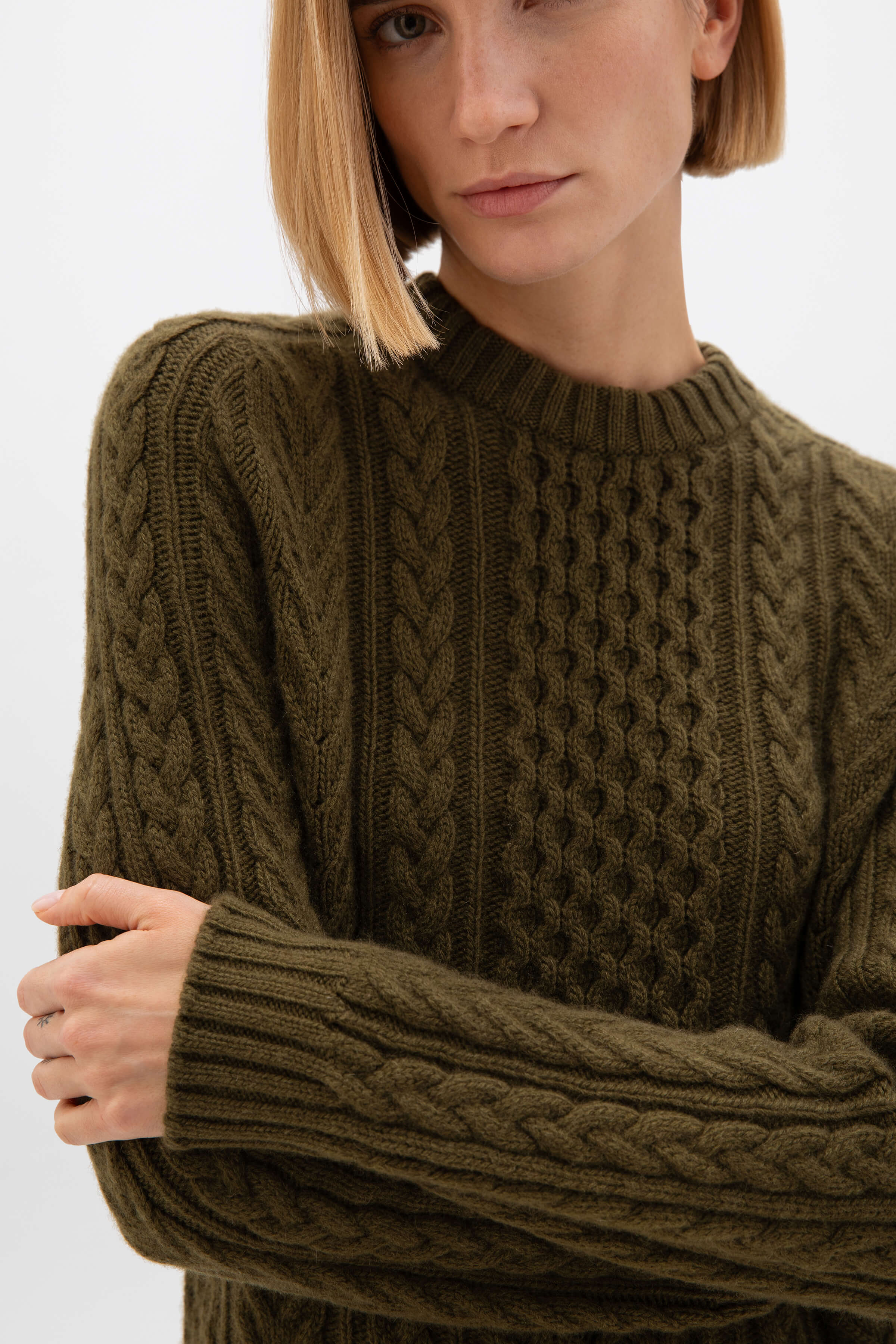 Olive Women's Cable Cashmere Jumper | Women's Cashmere | Johnstons