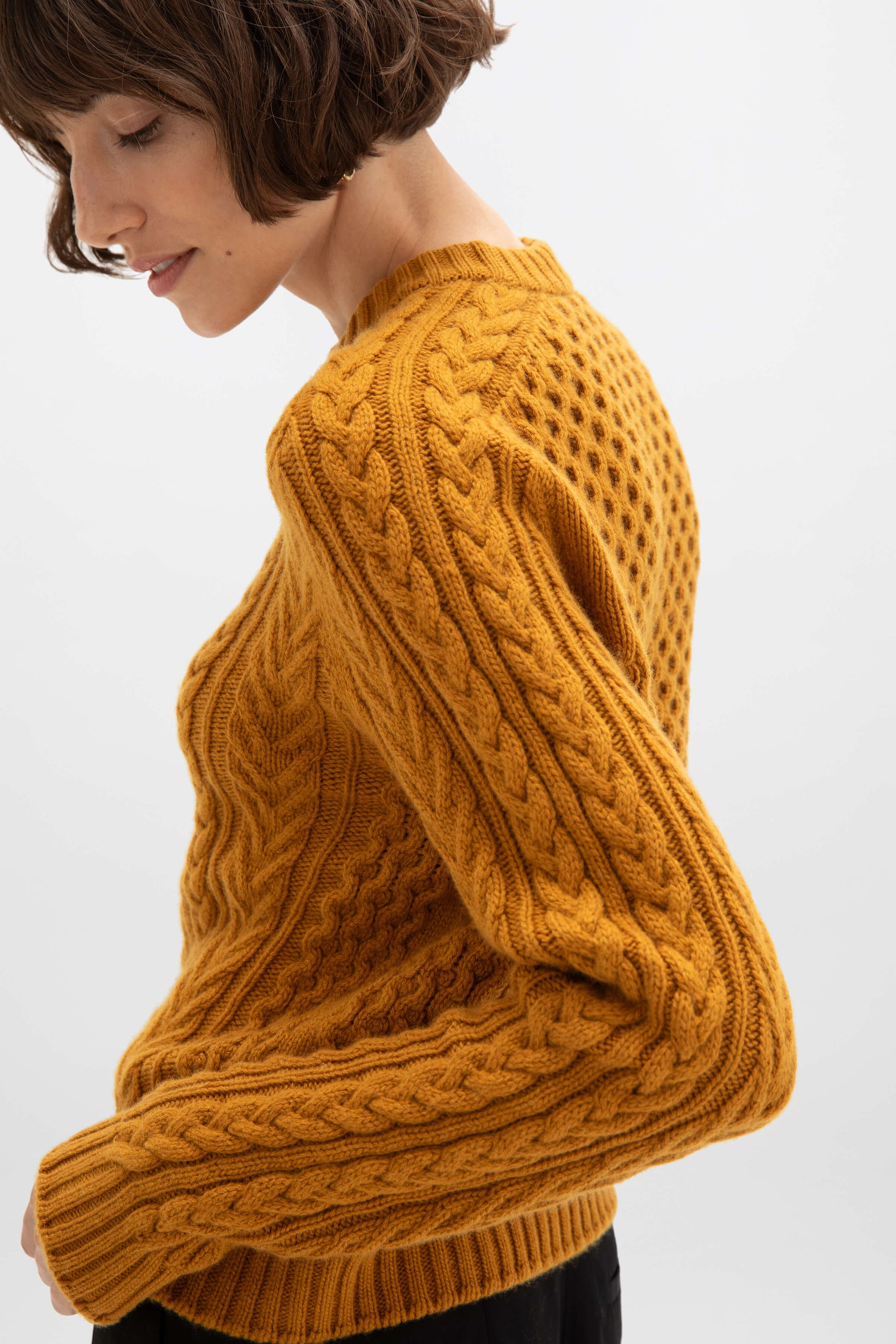 Johnstons of Elgin AW24 Women's Knitwear Ochre Aran Cable Cashmere Sweater KAI05086SF4347