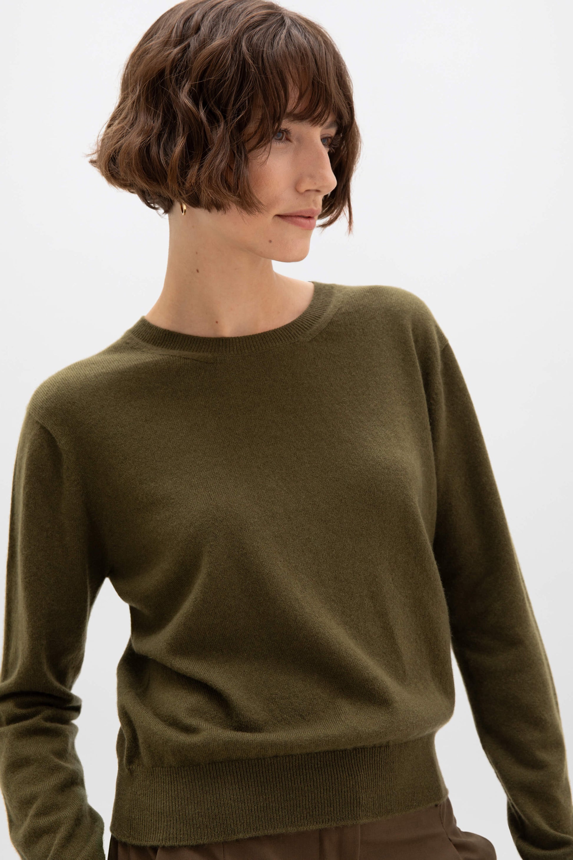 Johnstons of Elgin AW24 Women's Knitwear Olive Cropped Cashmere Round Neck Jumper KAI05142SC4573