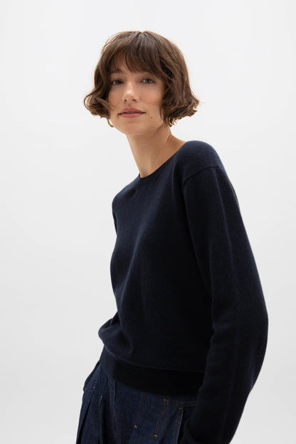 Johnstons of Elgin AW24 Women's Knitwear Dark Navy Cropped Cashmere Round Neck Jumper KAI05142SD7286