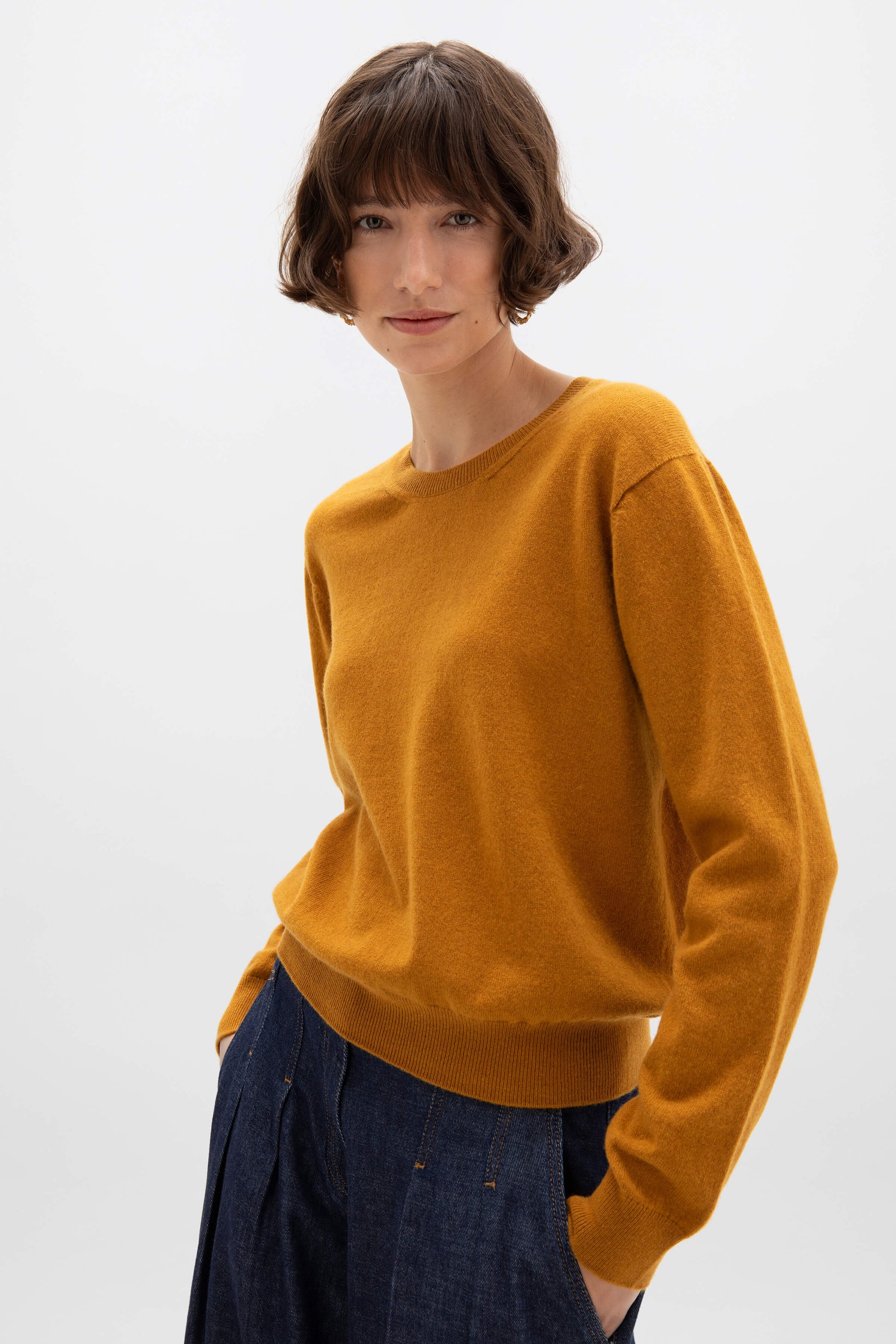 Johnstons of Elgin AW24 Women's Knitwear Ochre Cropped Cashmere Round Neck Jumper KAI05142SF4347