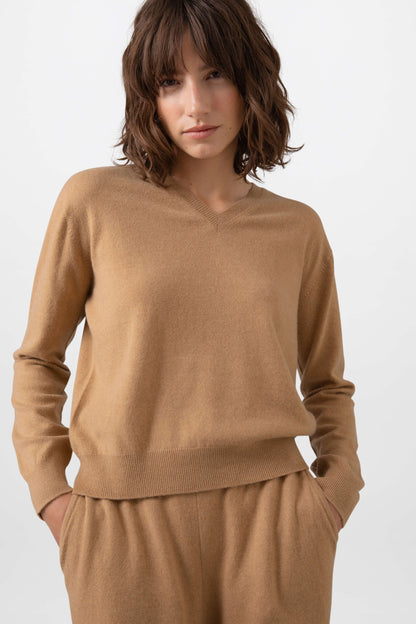 Johnstons of Elgin Womens Knitwear Camel Classic Cashmere Cropped V Neck KAI05143HB4315