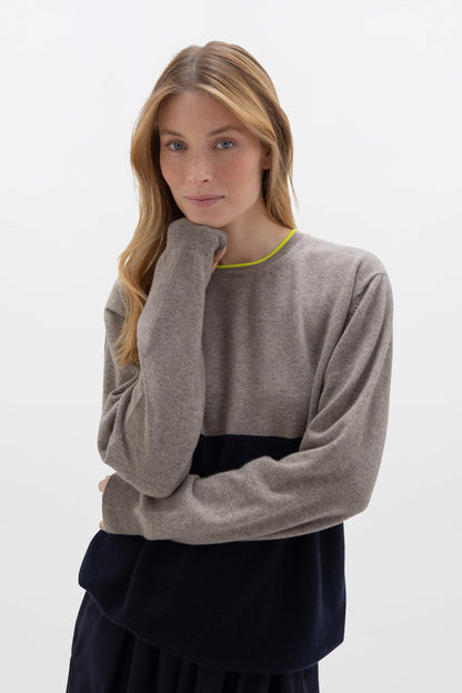 Johnstons of Elgin SS24 Unisex Knitwear Dark Navy & Pebble Unisex Colour Block Cashmere Sweater KAI05232Q24017