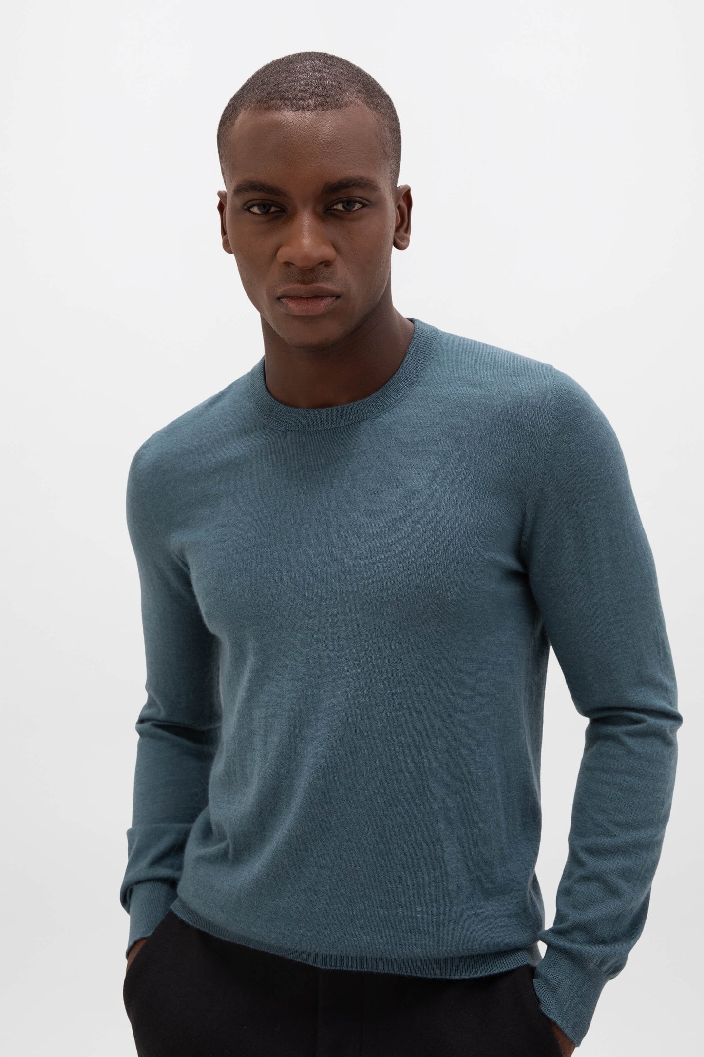 Johnstons of Elgin AW24 Unisex Knitwear Slate Unisex Superfine Cashmere Round Neck KAI05241SD5242