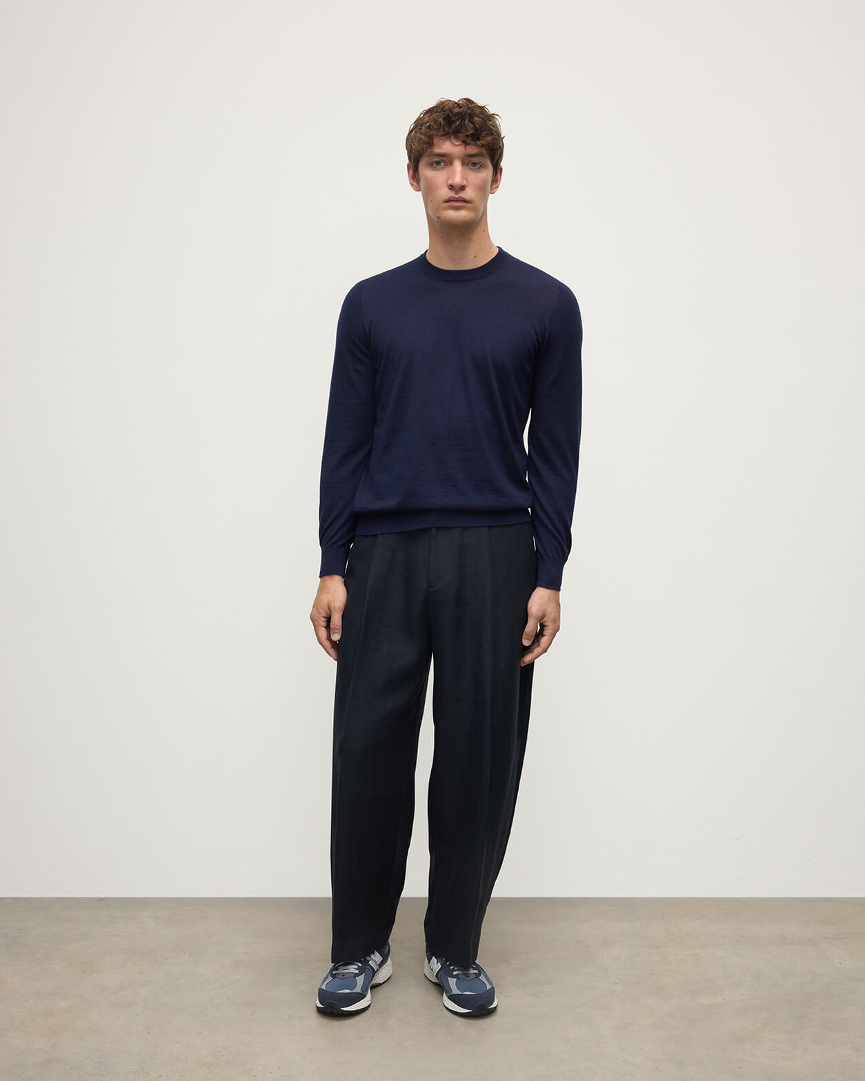 Johnstons of Elgin AW25 Unisex Knitwear Navy Superfine Cashmere Round Neck KAI05241SD7600