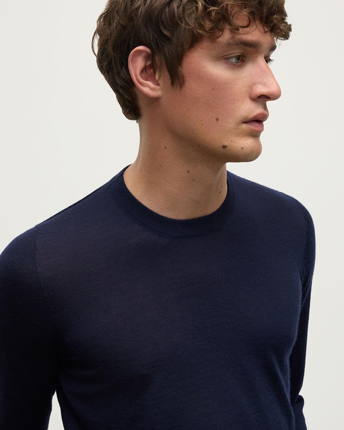 Johnstons of Elgin AW25 Unisex Knitwear Navy Superfine Cashmere Round Neck KAI05241SD7600