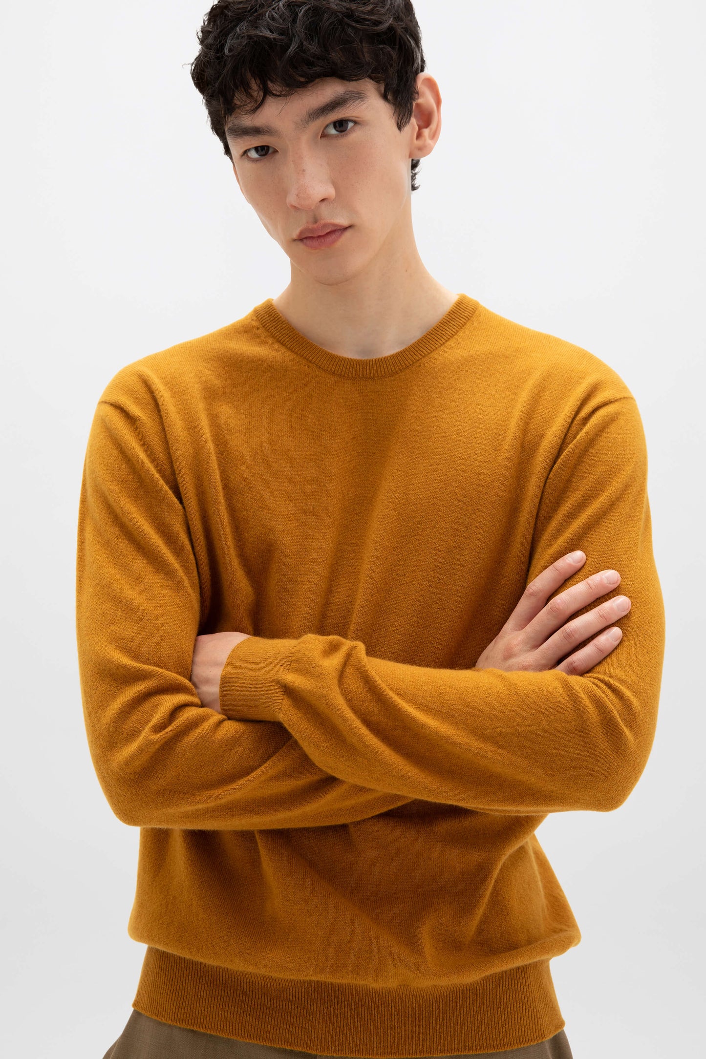 Johnstons of Elgin AW24 Men's Knitwear Ochre Cashmere Crew Neck Jumper KAI05265SF4347