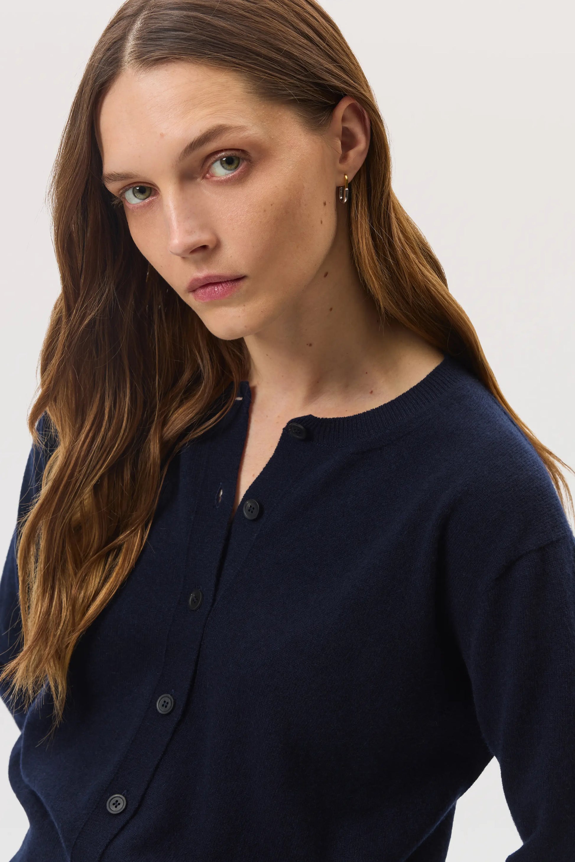 ウィメンズ ダークネイビー カシミヤ カーディガン|ウィメンズ ウィメンズ ダークネイビー カシミヤ カーディガン|ウィメンズ