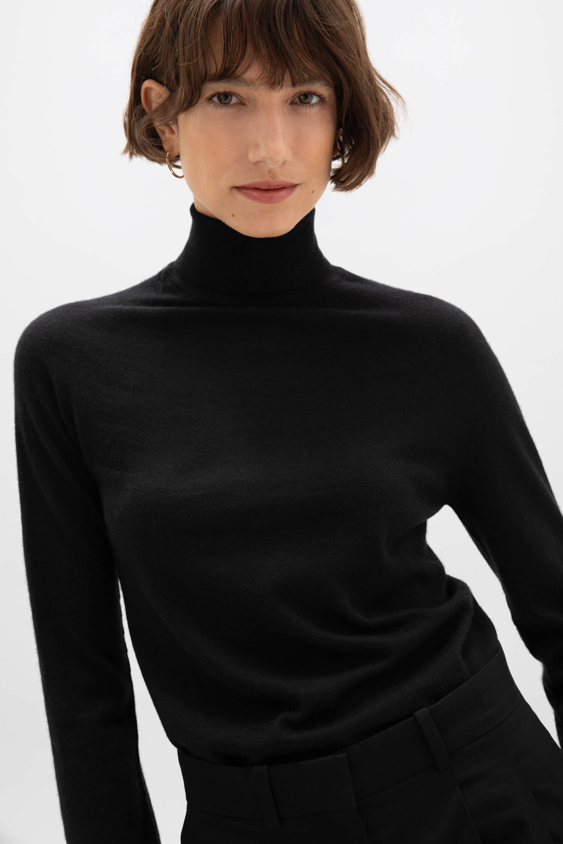 Johnstons of Elgin AW24 Women's Knitwear Black Superfine Cashmere Roll Neck KAI05313SA7146