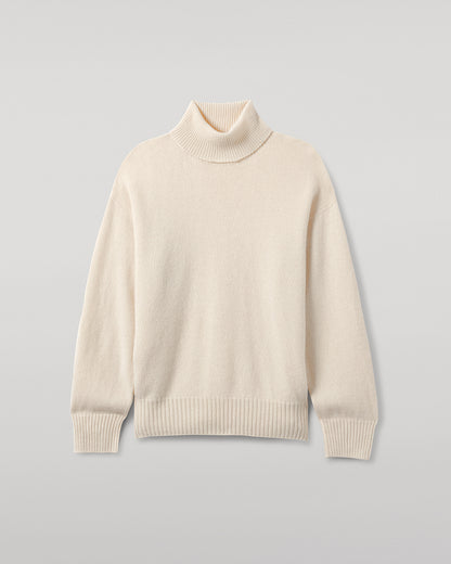Johnstons of Elgin AW25 Women's Knitwear Champagne Gauzy Cashmere Cream Roll Neck Jumper Close Up  KAI05324SA0502