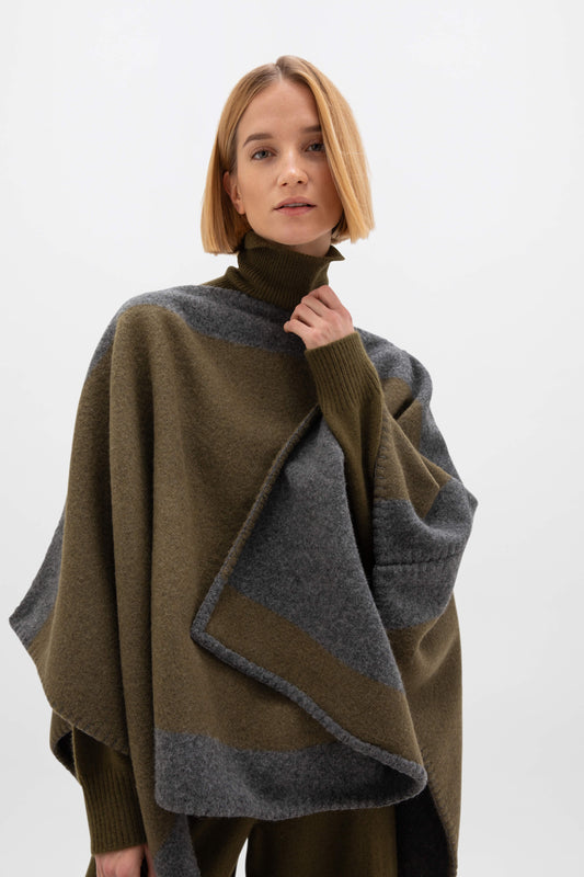 Johnstons of Elgin AW24 Woven Accessory Olive & Grey Blanket Stitched Boatneck Poncho TD000443RU7538ONE