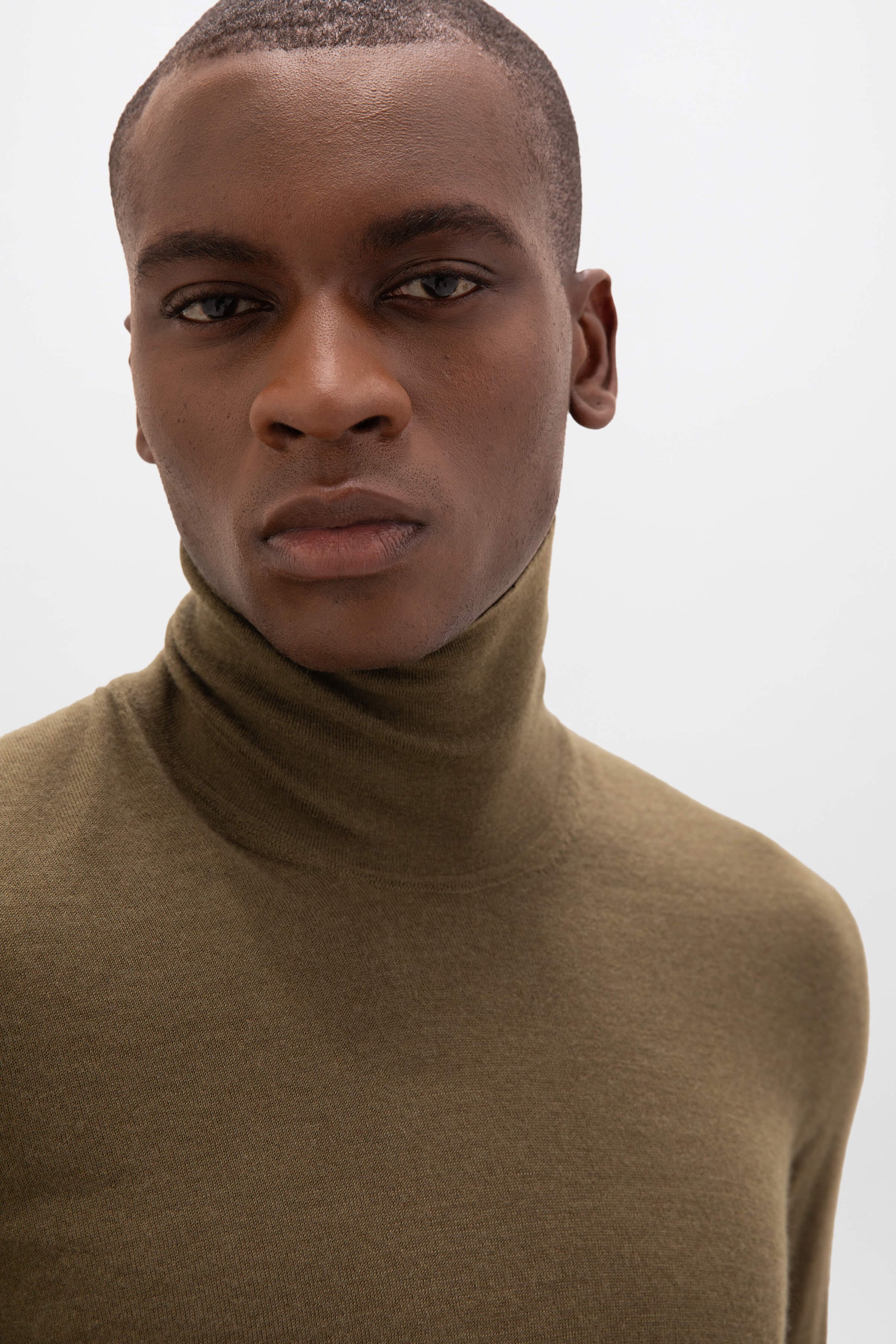 Johnstons of Elgin AW24 Unisex Knitwear Olive Unisex Superfine Cashmere Roll Neck KAI05333SC4600