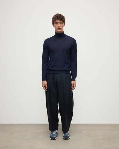 Johnstons of Elgin Men's Superfine Cashmere Roll Neck Sweater in Navy KAI05333SD7600