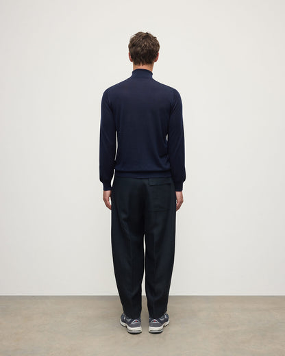 Johnstons of Elgin Men's Superfine Cashmere Roll Neck Sweater in Navy KAI05333SD7600