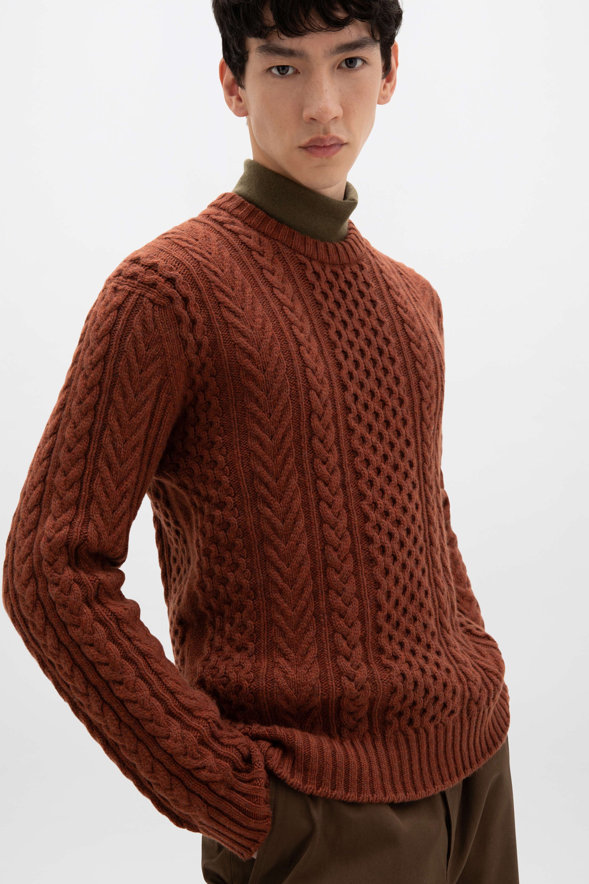 Johnstons of Elgin AW24 Men's Knitwear Russet Aran Cable Cashmere Jumper KAI05336HE7051